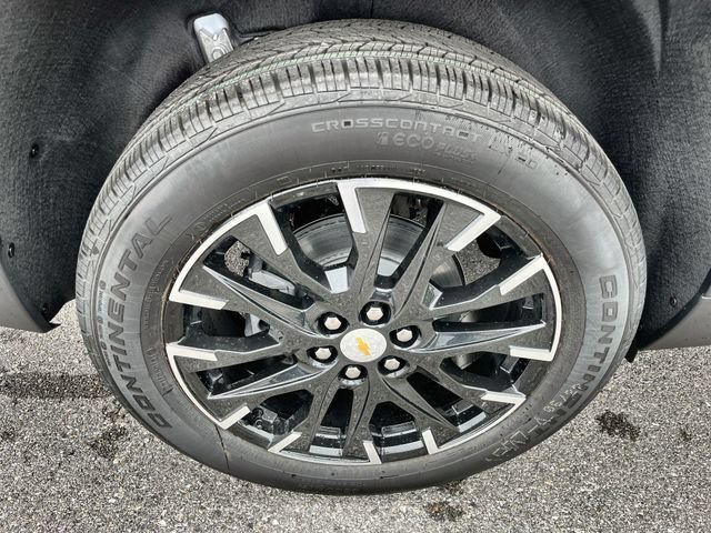 New 2026 Summit White Chevrolet LT image 20