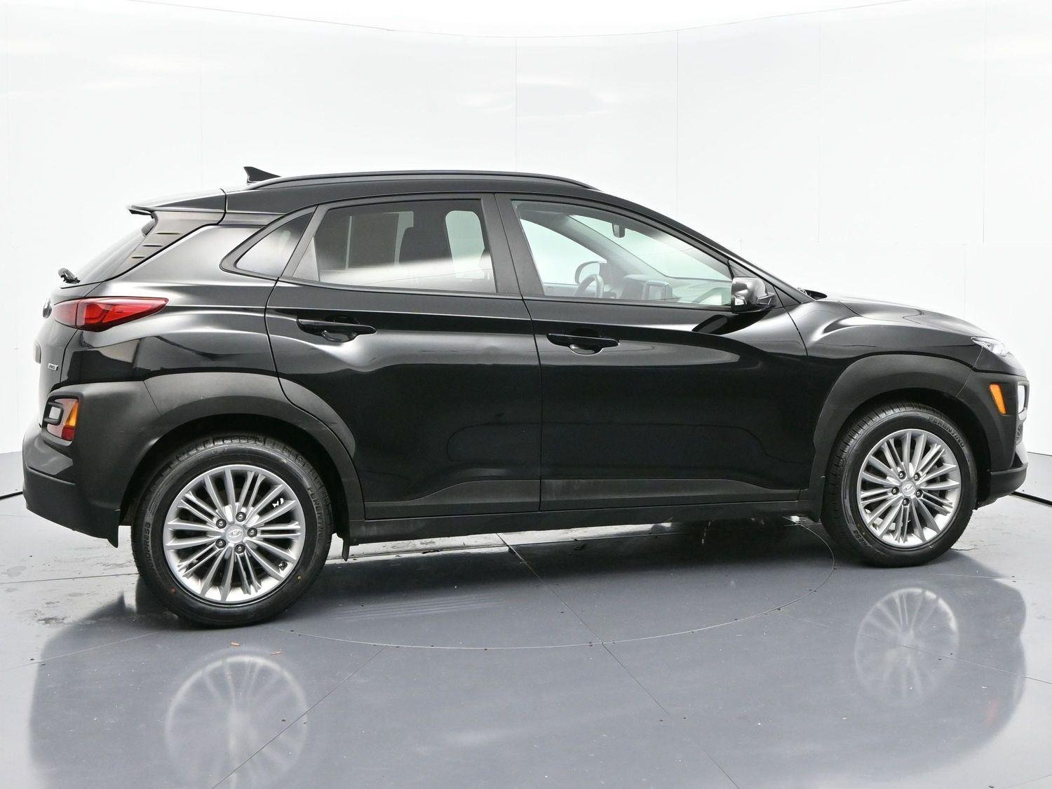 2021 Hyundai Kona SEL Plus photo 3