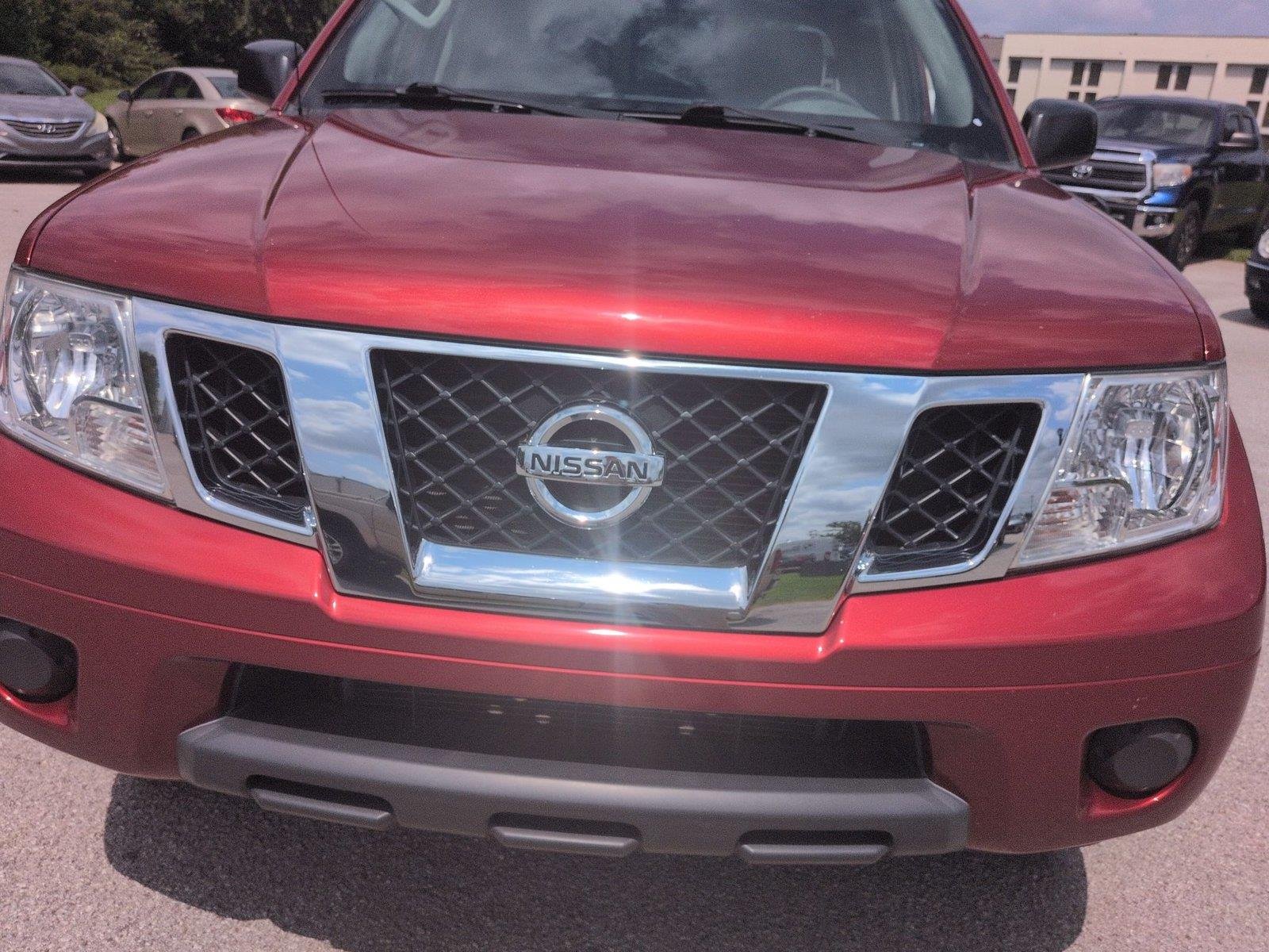 Used 2018 Lava Red Nissan SV V6 image 14