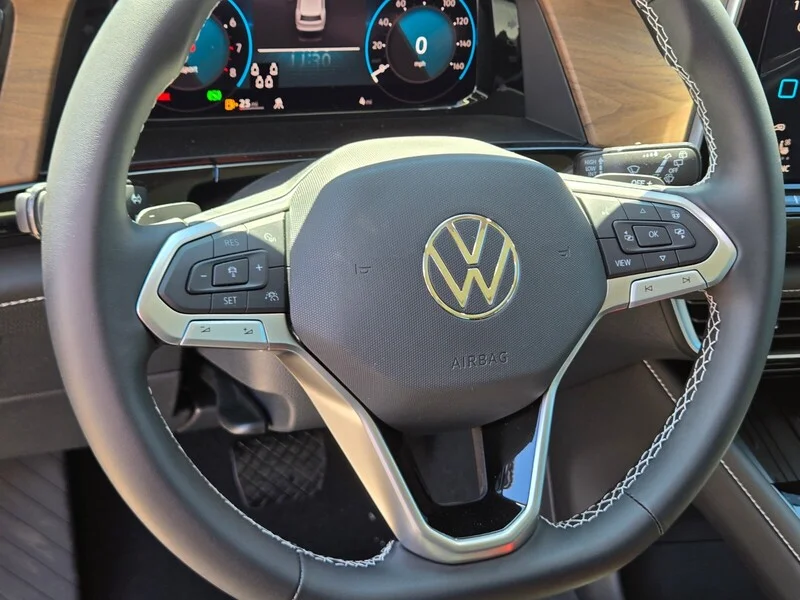 New 2026 Green Volkswagen 2.0T SE w/Technology image 12