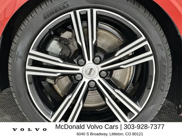 Used 2019 Red Volvo T6 Inscription image 10