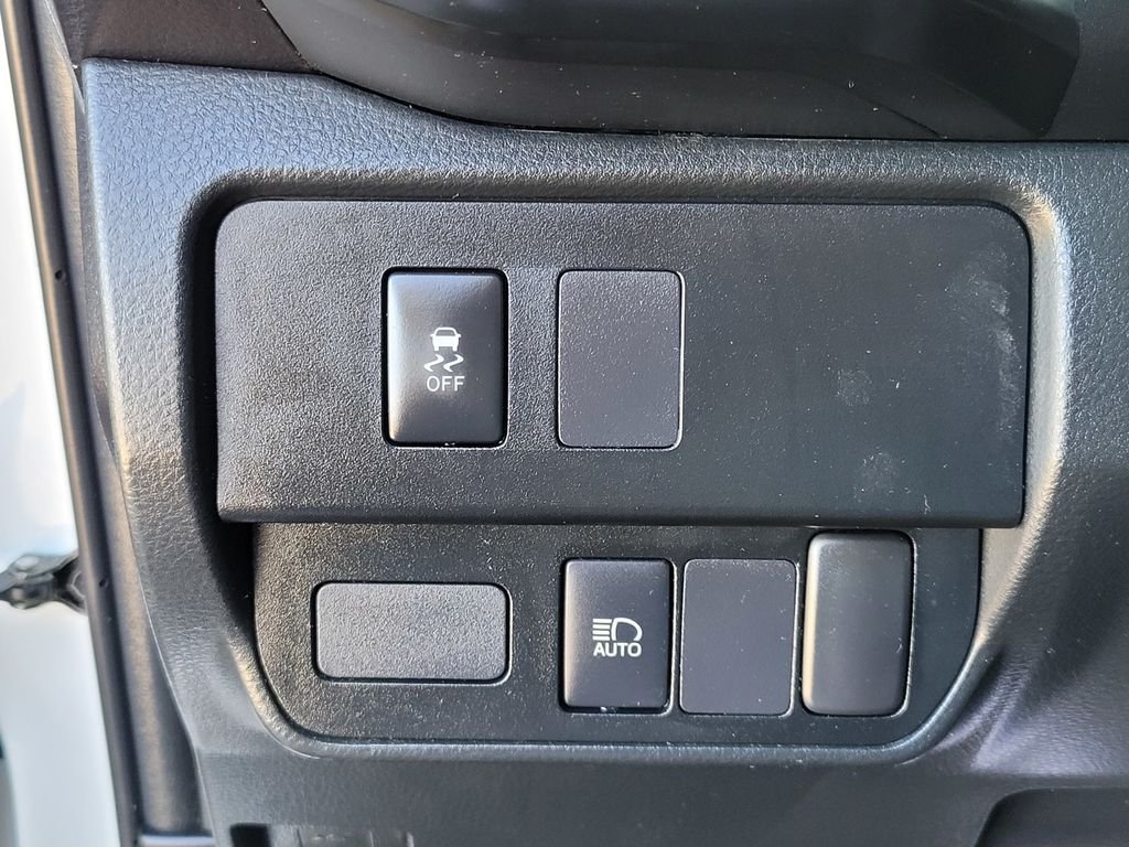 Certified Used 2022 White Toyota SR image 26