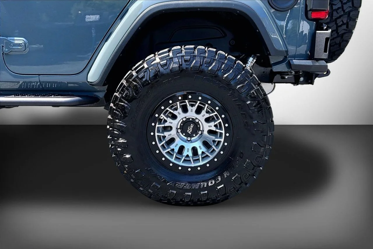New 2026 Anvil Clear-Coat Exterior Paint Jeep Sahara image 34