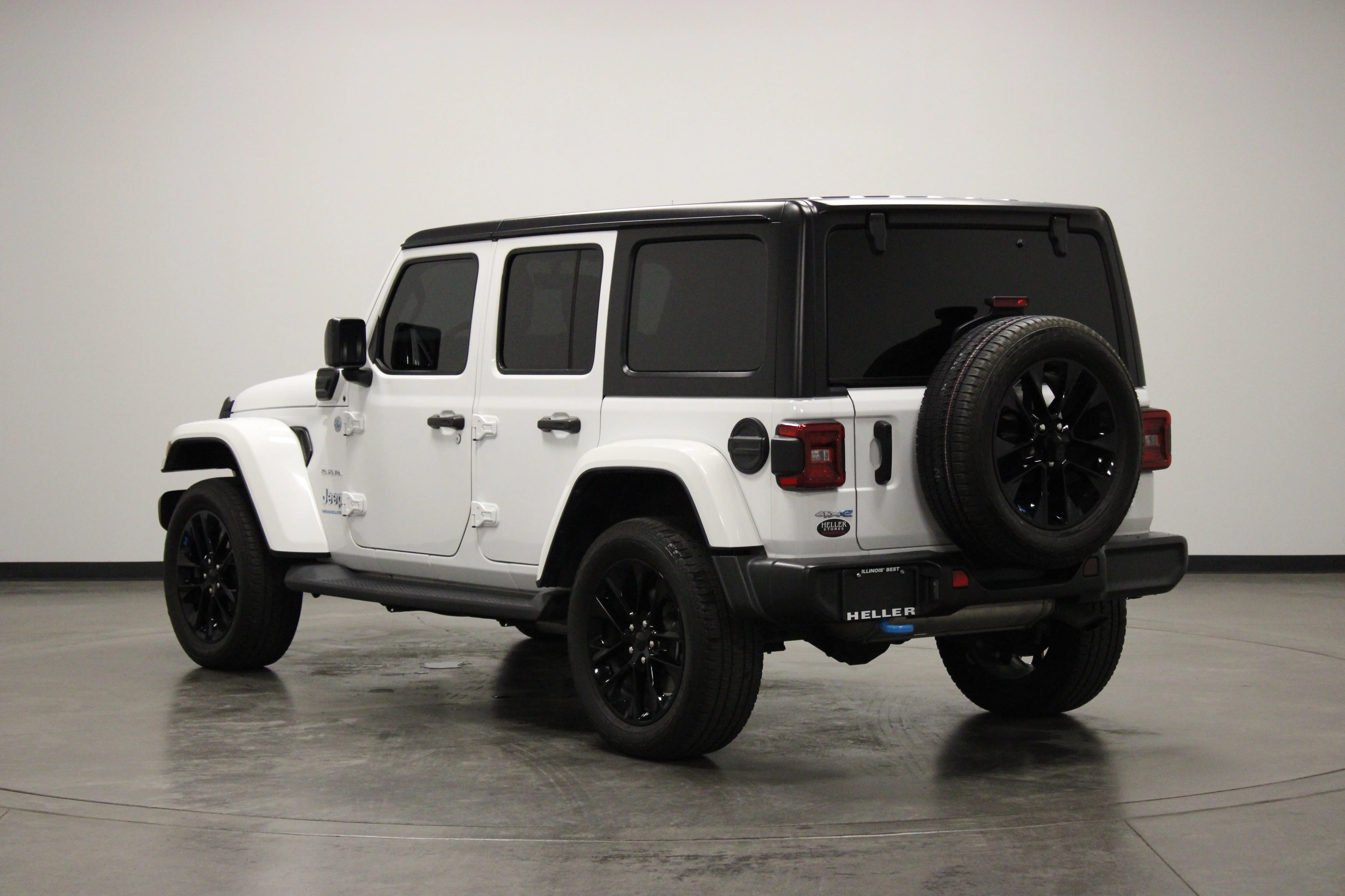 Used 2023 Bright White Clearcoat Jeep Sahara image 6