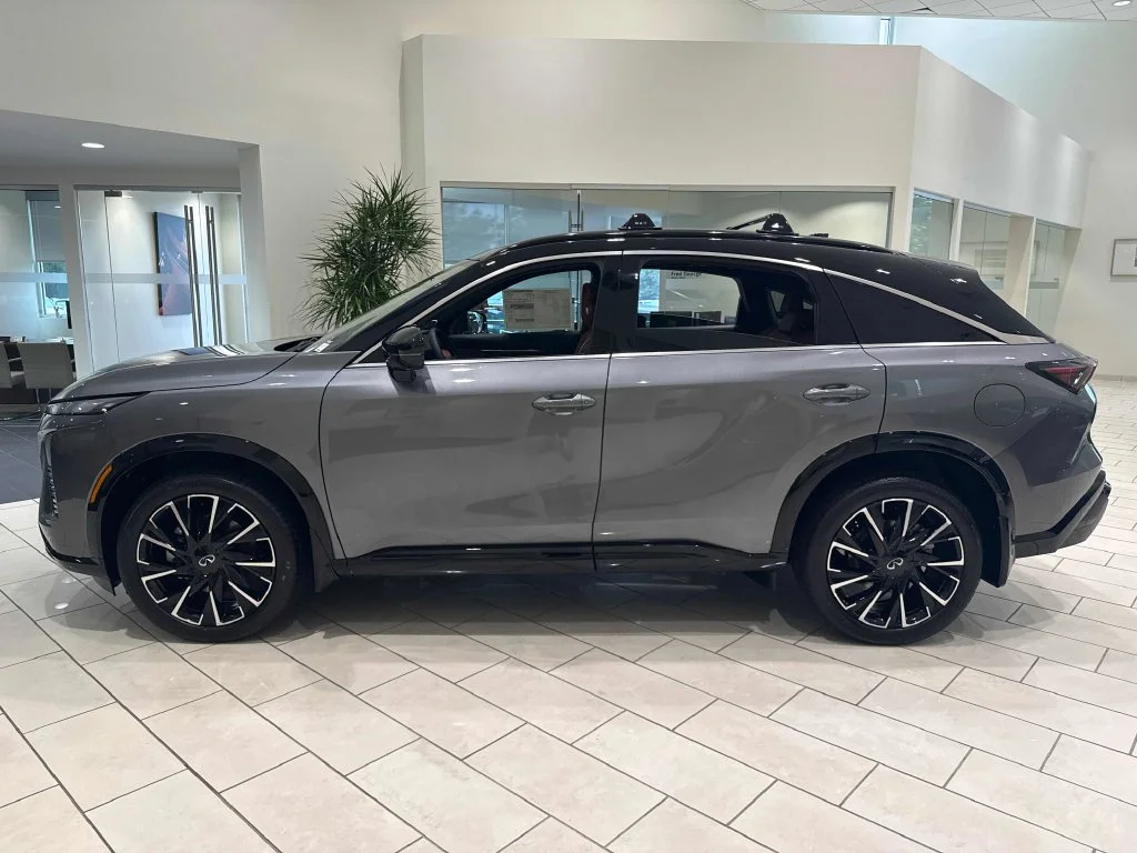 New 2027 Gray INFINITI AUTOGRAPH image 9