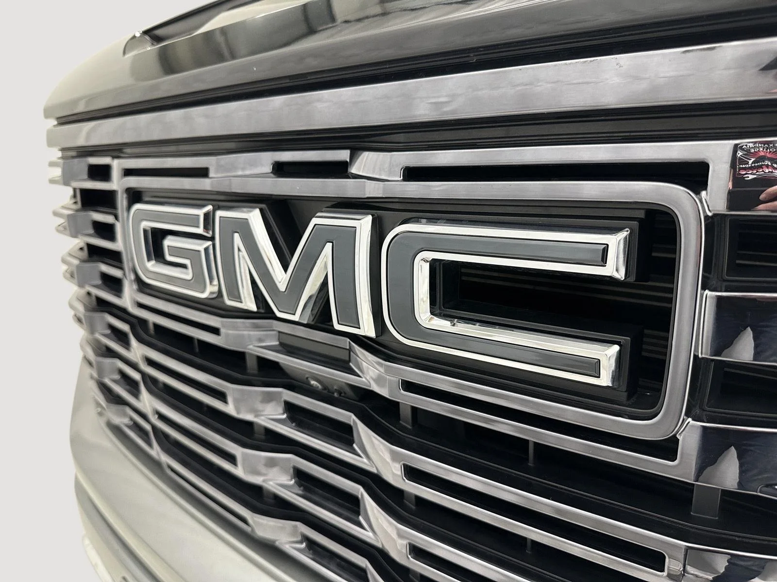 Used 2025 Sterling Metallic GMC Denali Ultimate image 30