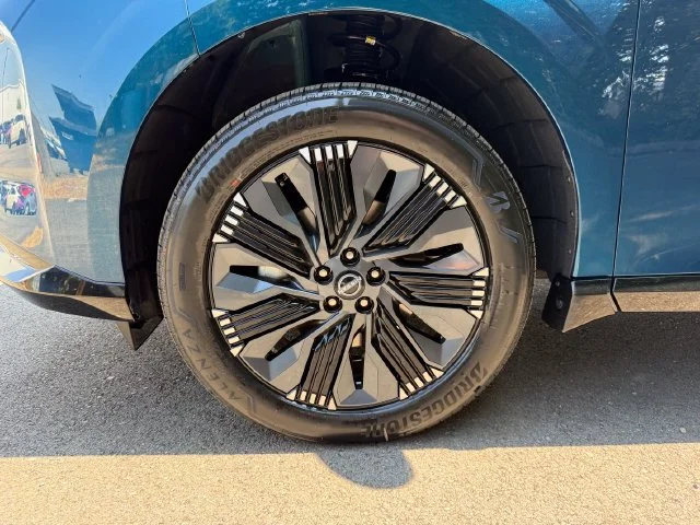 New 2026 Aurora Blue Pearl Metallic Nissan Platinum image 28