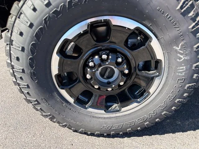 New 2027 Iconic Silver Metallic Ford F-250® XLT image 38