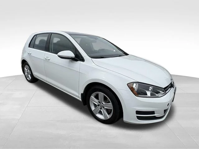 Used 2017  Volkswagen  image 1