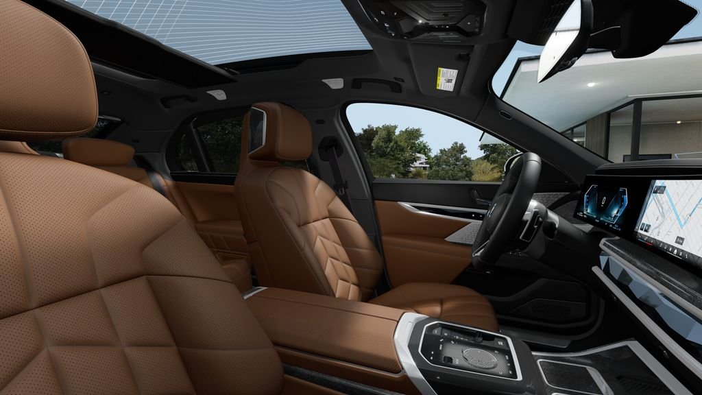 New 2026 Mineral White Metallic BMW 750e xDrive image 34