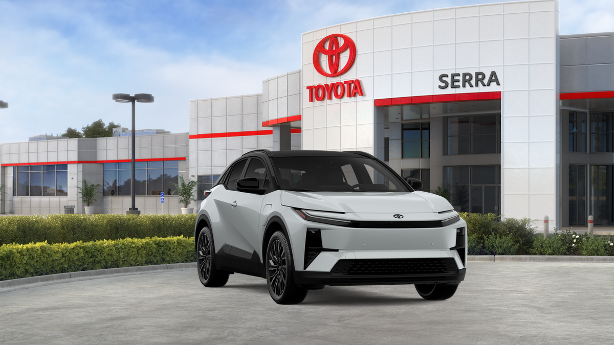New 2026 Wind Chill Pearl with Midnight Black Metallic roof Toyota XSE image 14