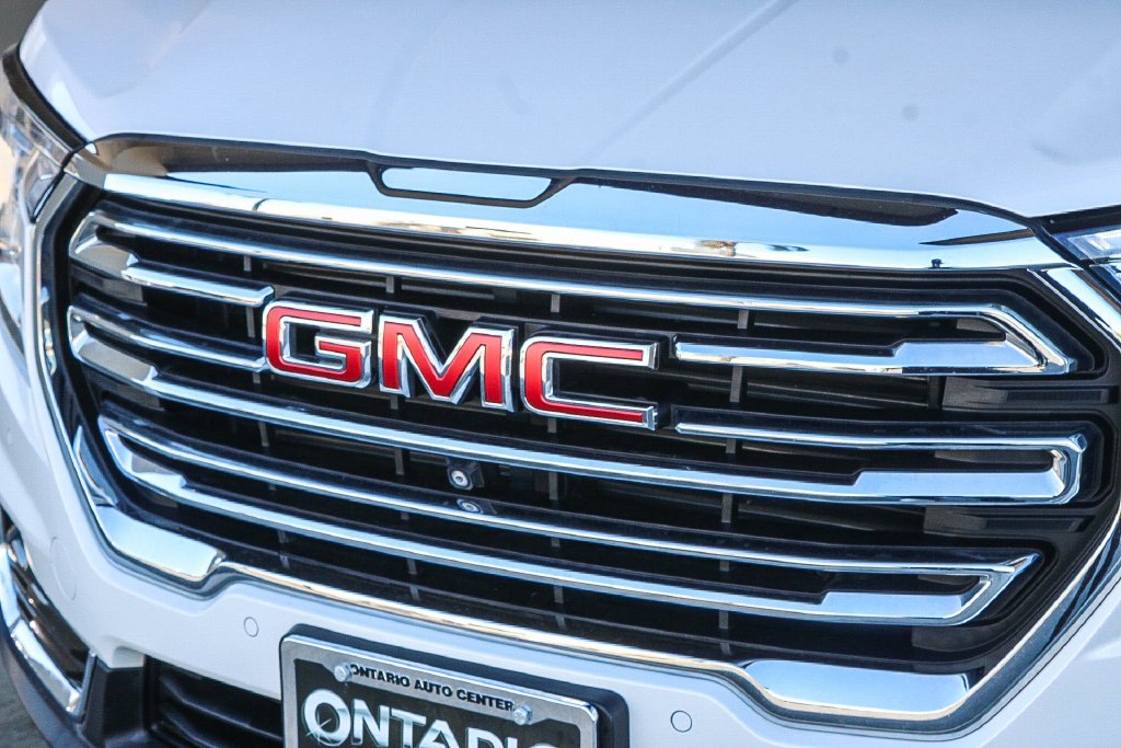 Used 2023 White GMC SLT image 5
