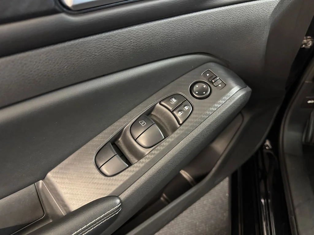 Used 2025 Black Nissan 2.5 SV image 28