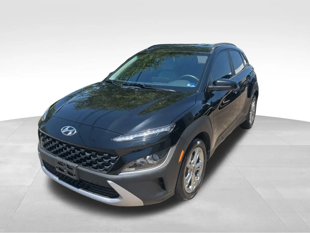 Used 2023 Black Hyundai SEL image 3
