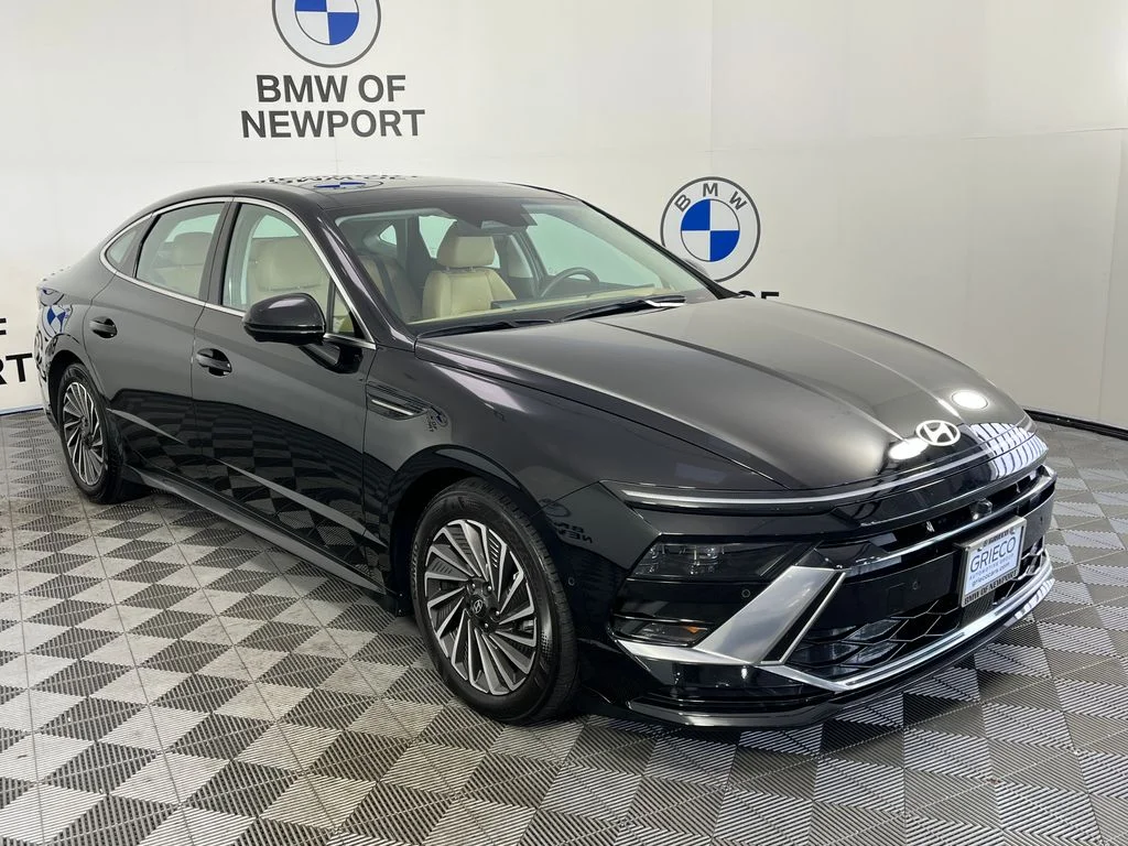 Used 2026 Black Hyundai Limited image 1