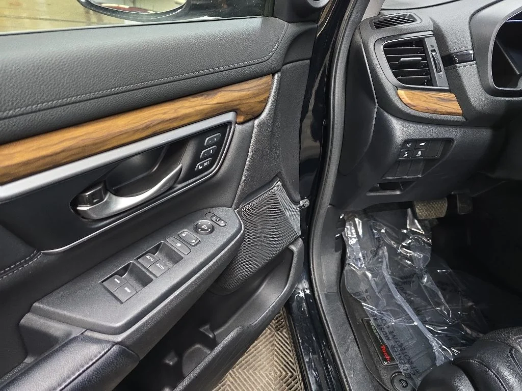 Used 2018 Black Honda Touring image 28