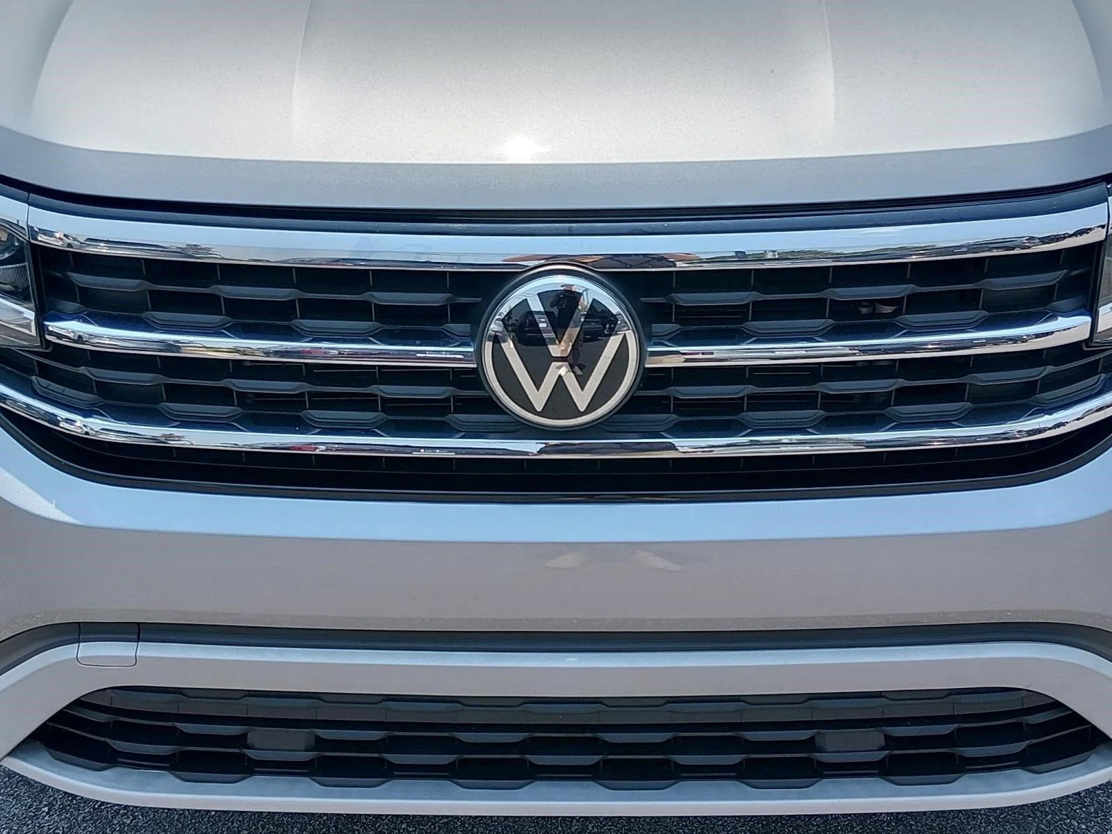 Used 2021 Pyrite Silver Metallic Volkswagen 2.0T SE image 9