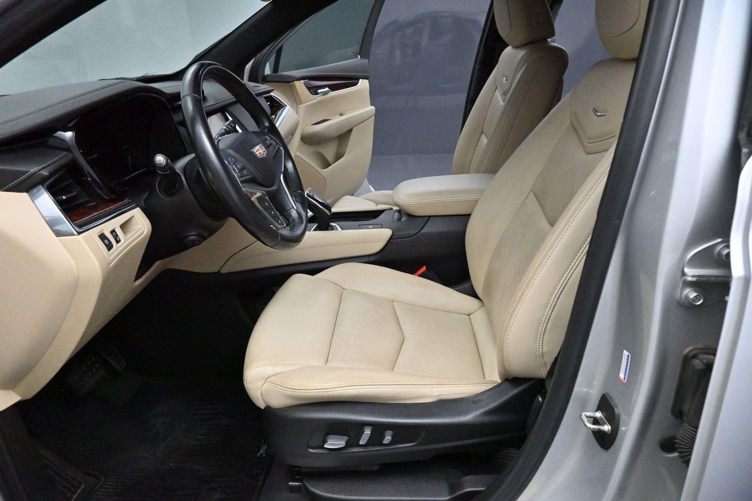 Used 2019 RADIANT SILVER METALLIC Cadillac Luxury FWD image 14