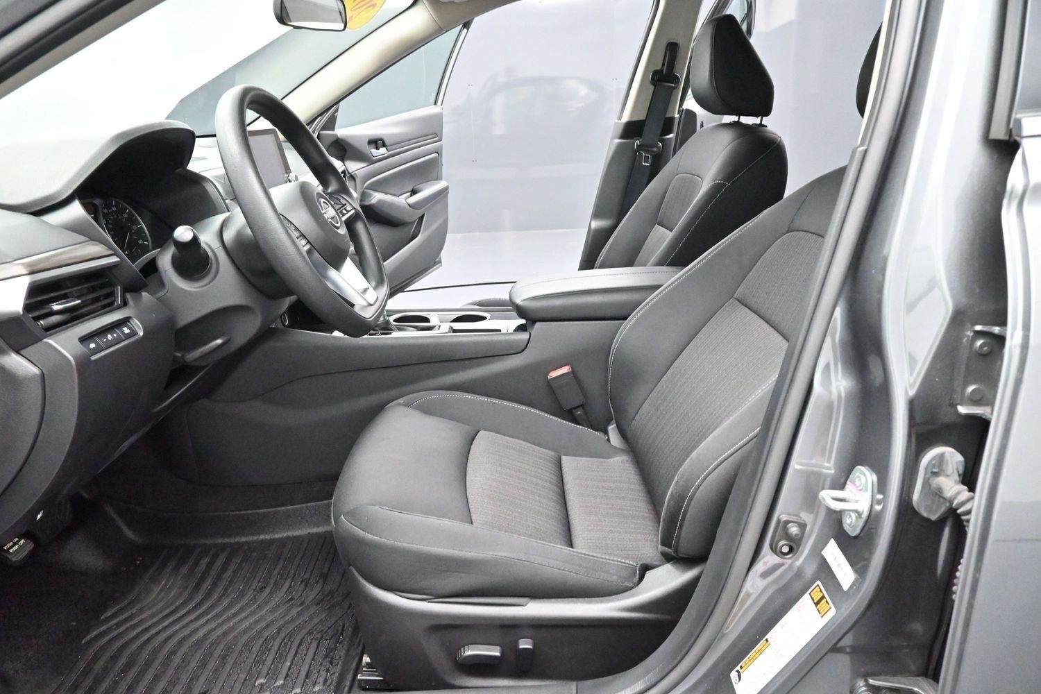 Used 2024 Gun Metallic Nissan 2.5 SV image 12