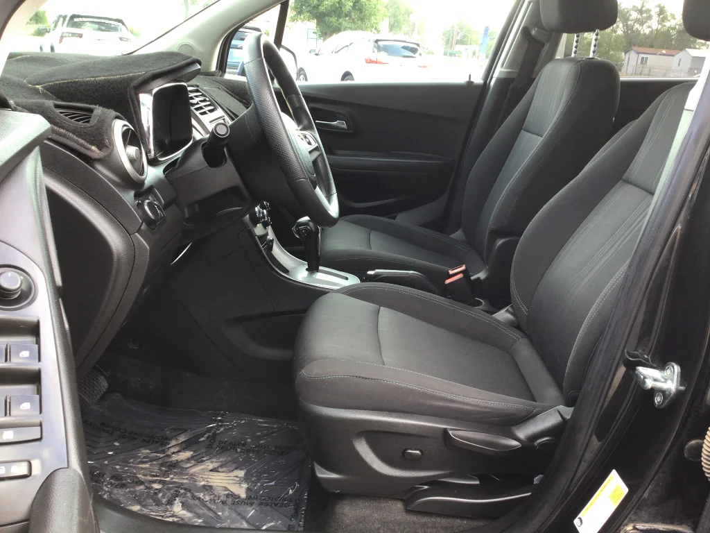 Used 2016 BLACK GRANITE METALLIC Chevrolet LT image 11