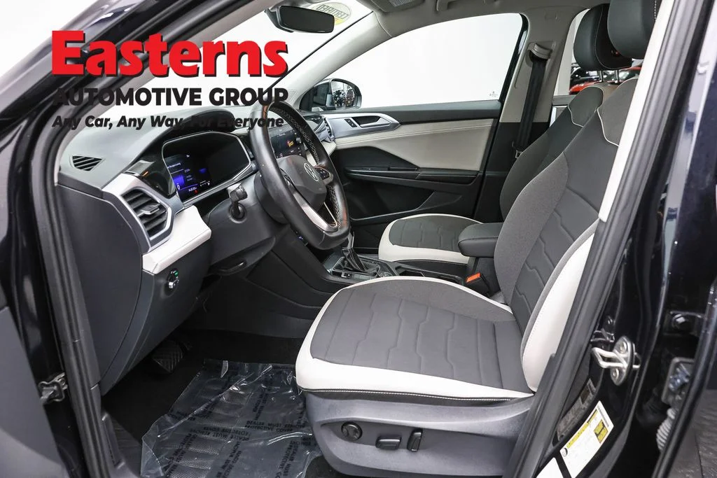 Used 2025 Black Volkswagen 1.5T SE image 14