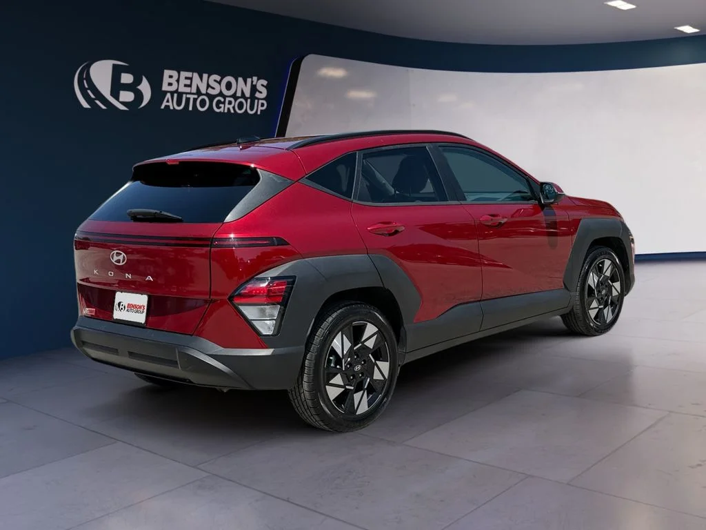 Used 2025 Red Hyundai SEL image 5