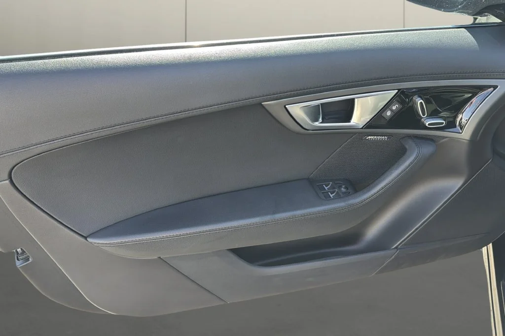 Used 2017 Gray Jaguar Premium image 13