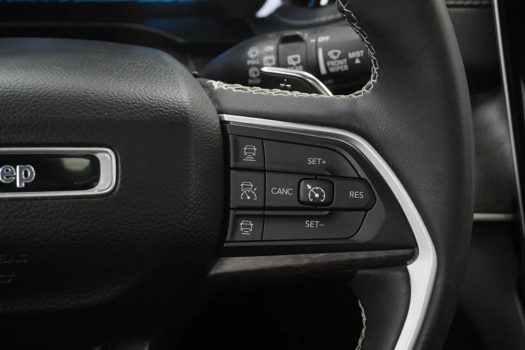 Used 2022 White Jeep 4xe image 44