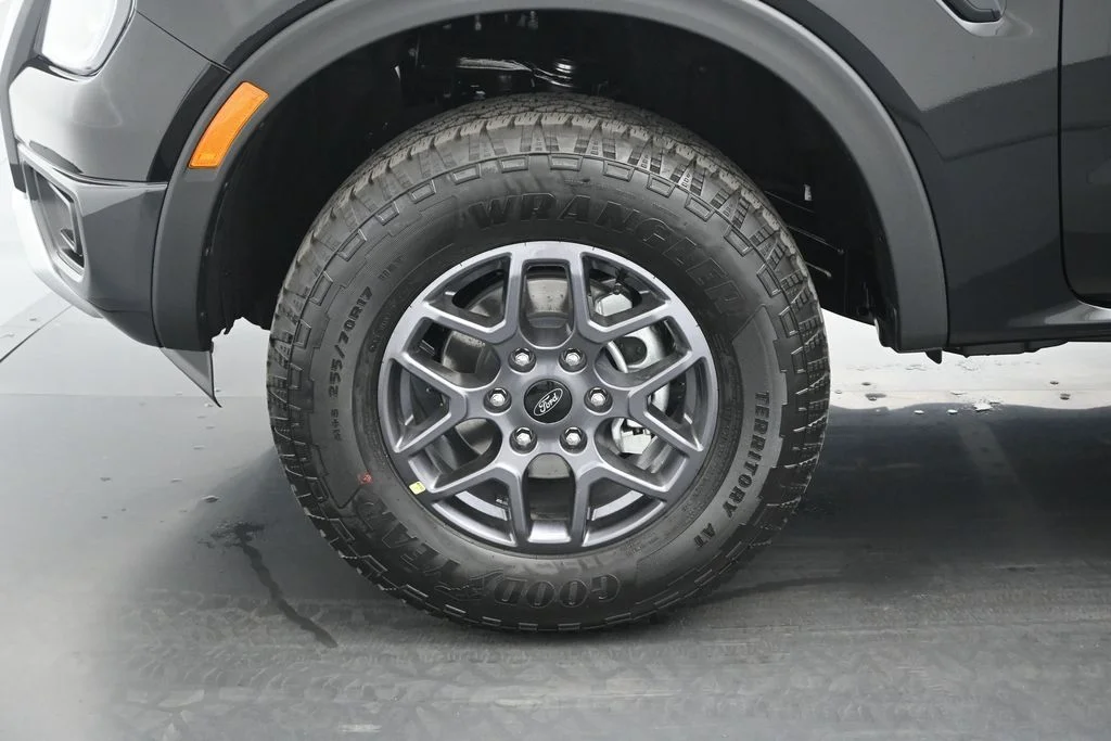 New 2026 Shadow Black Ford XLT image 20