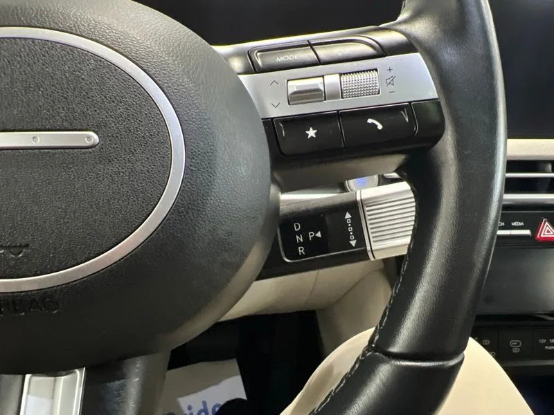 Used 2025 Gray Hyundai SEL Convenience image 19