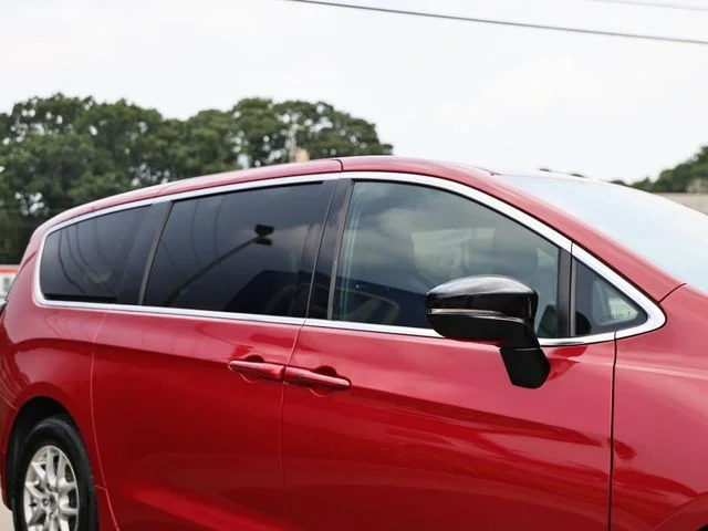 Used 2025 Red Hot Pearlcoat Chrysler Select image 11