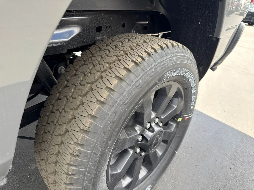 New 2026 Ceramic Gray Clear-Coat Exterior Paint RAM LARAMIE image 38