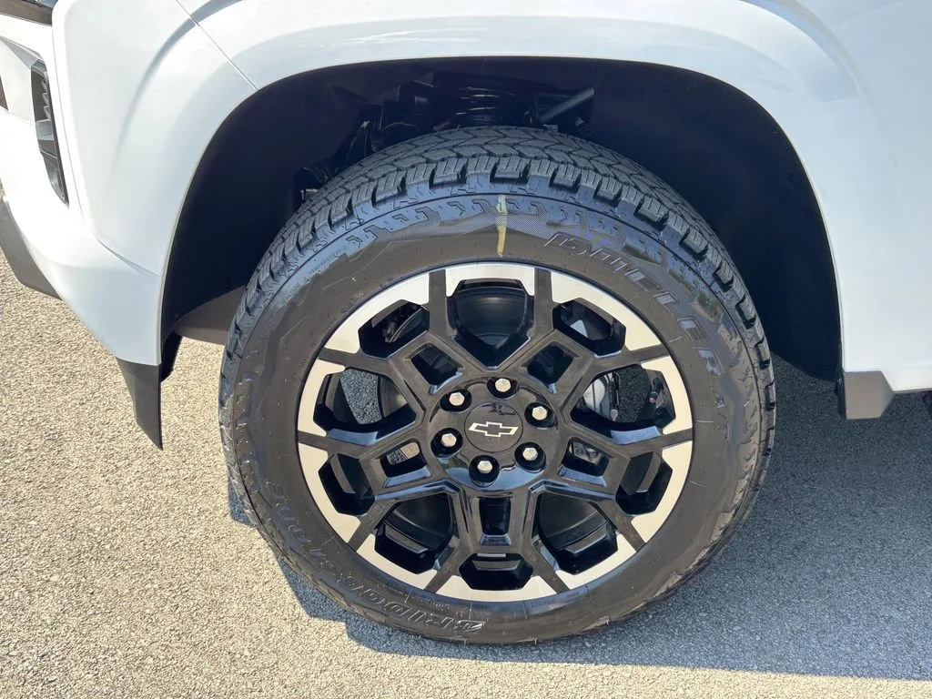 New 2026 Summit White Chevrolet Z71 image 10