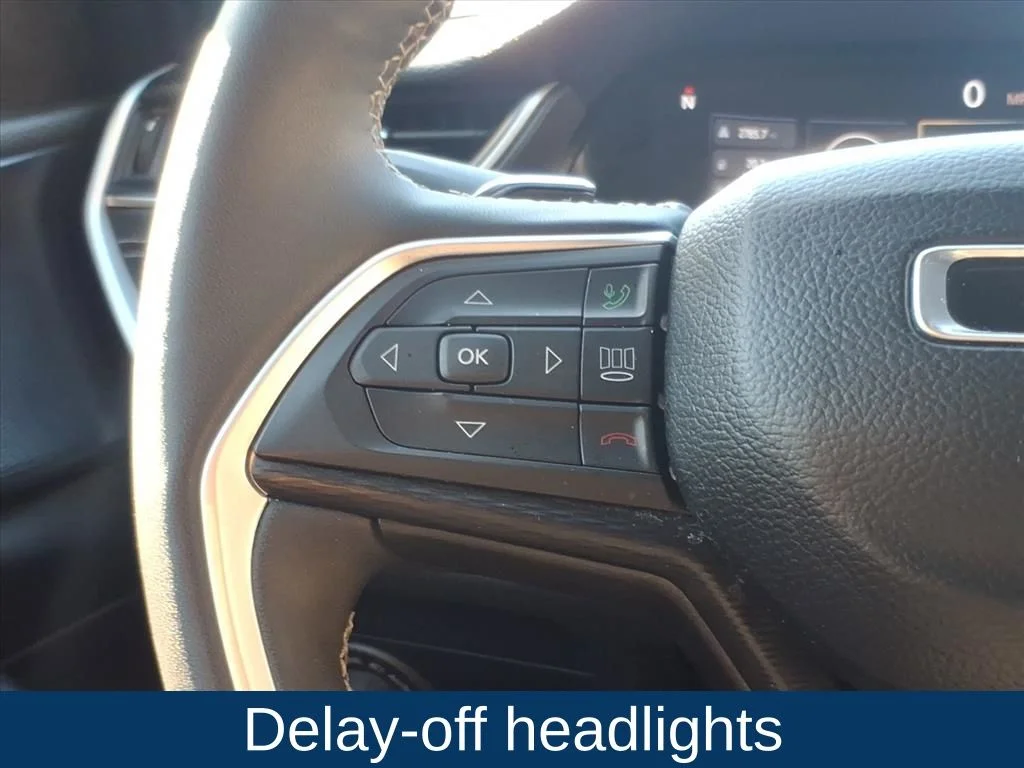 Used 2025 Silver Jeep Altitude image 12