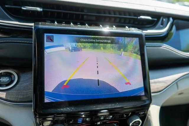 Used 2022 Black Jeep Overland image 31