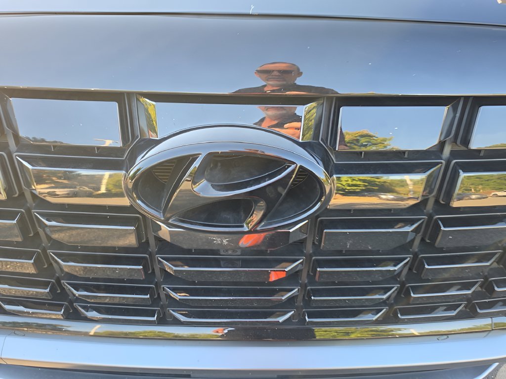 Certified Used 2024 Moonlight Cloud Hyundai SEL image 6