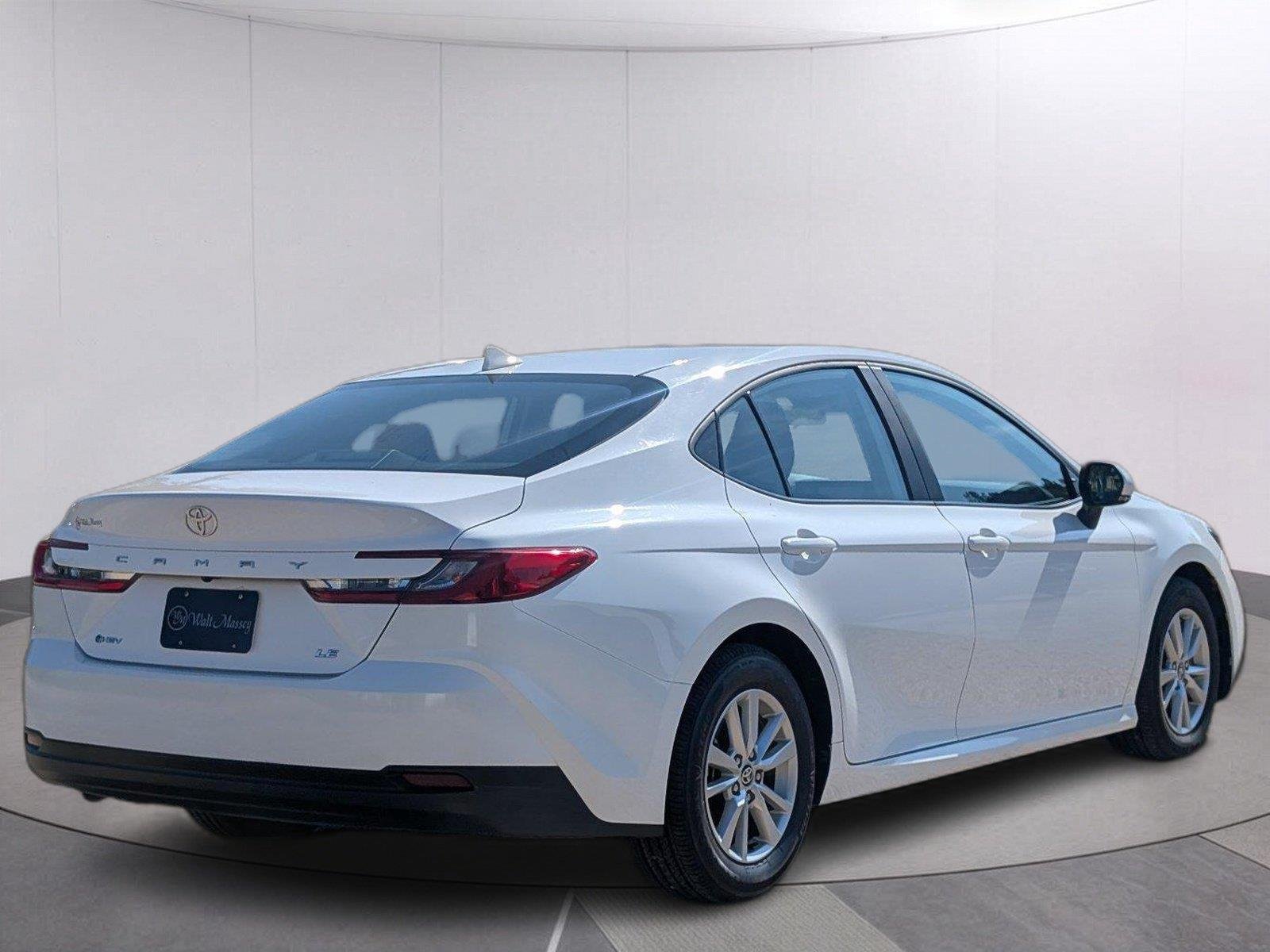 Used 2025 Ice Cap Toyota LE image 6
