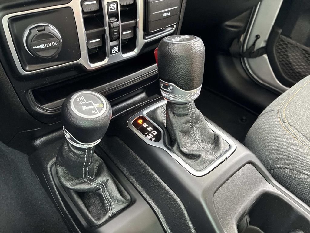 Used 2024 Silver Jeep Sport S image 27