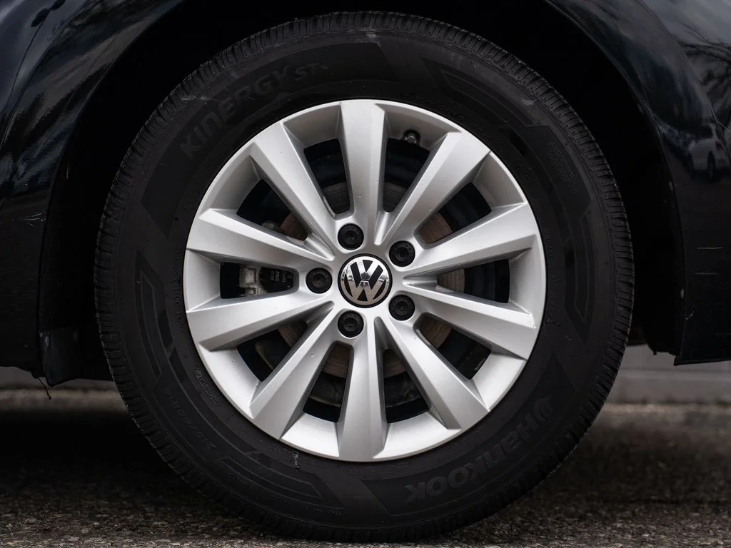 Used 2016 Black Volkswagen 1.8T image 12