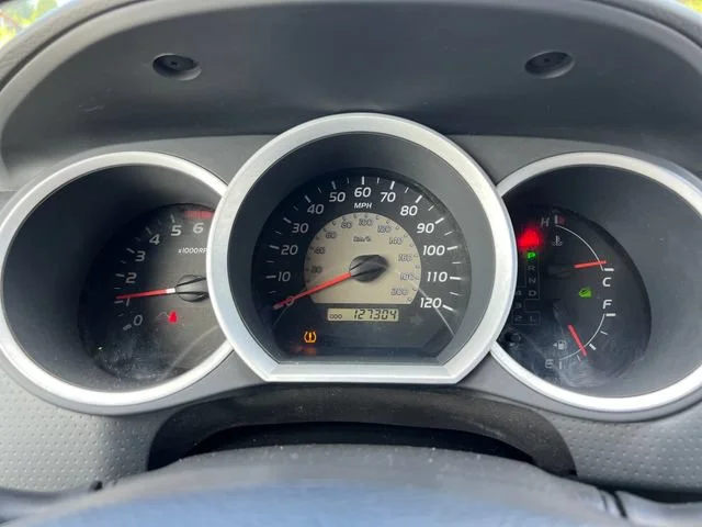 Used 2009 Super White Toyota  image 20