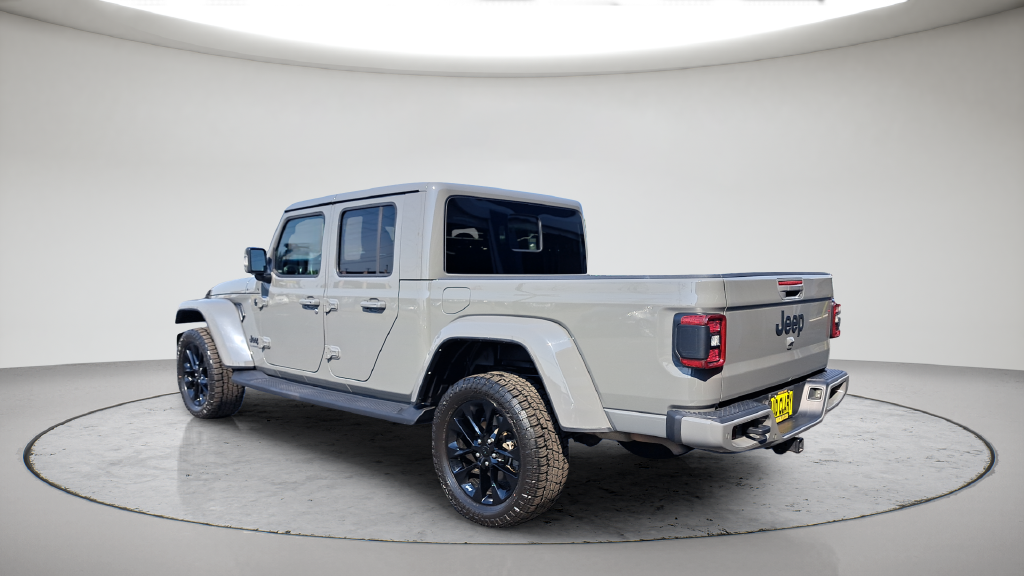 Used 2022 Gray Jeep High Altitude image 7