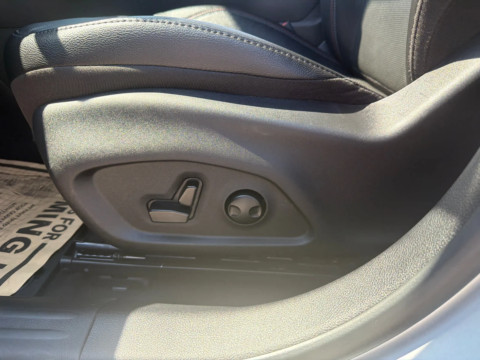 Used 2025 Silver Zynith Metallic Clearcoat Jeep Trailhawk image 19