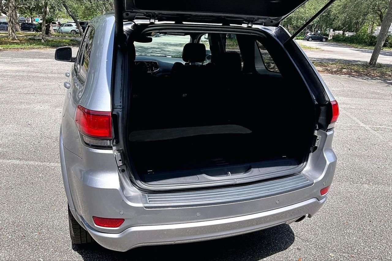 Used 2019 Silver Jeep Altitude image 35