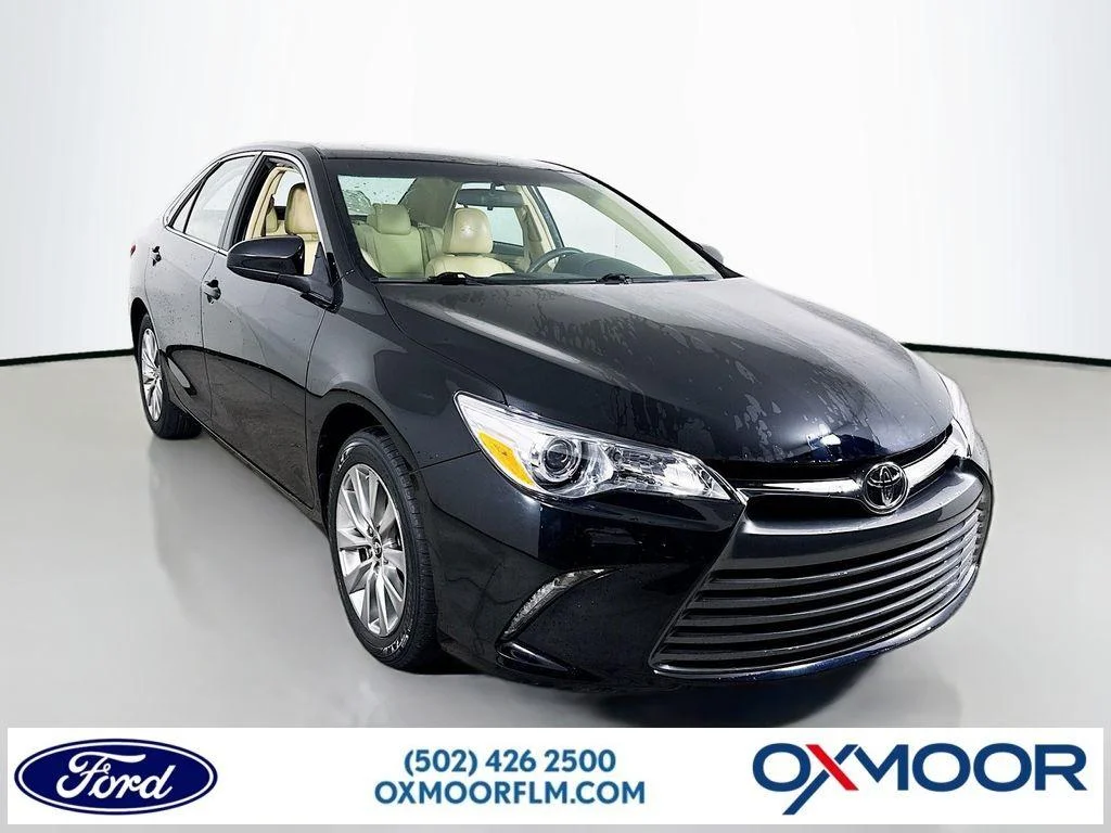 Used 2015 Black Toyota  image 1