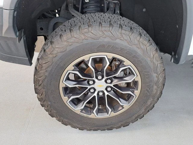 Used 2019 White Chevrolet ZR2 image 34