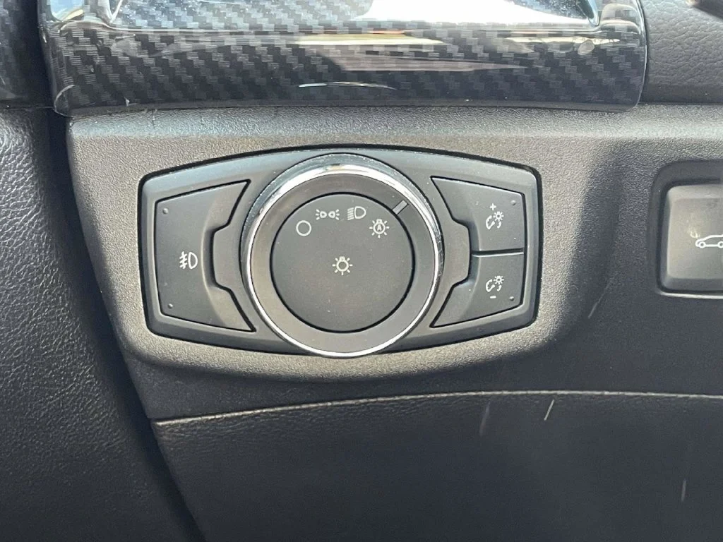 Used 2018 Black Ford SE image 21