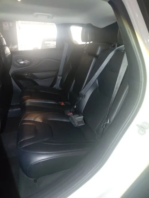 Used 2021 White Jeep Latitude Plus image 6