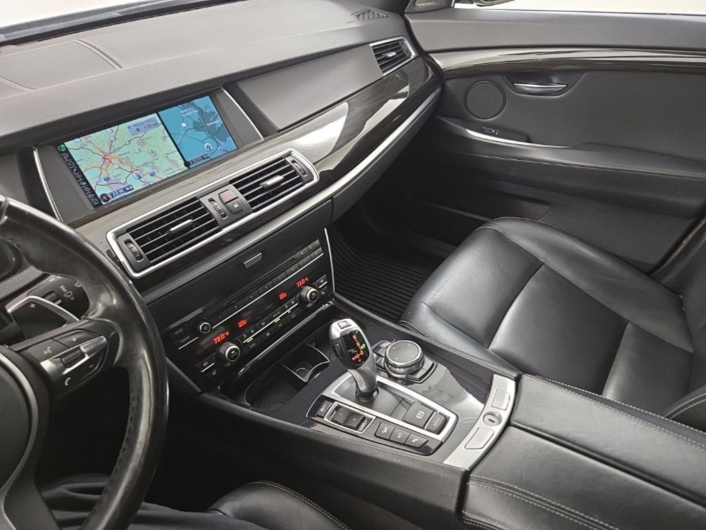 Used 2017 Dark Graphite BMW 535i xDrive Gran Turismo image 14