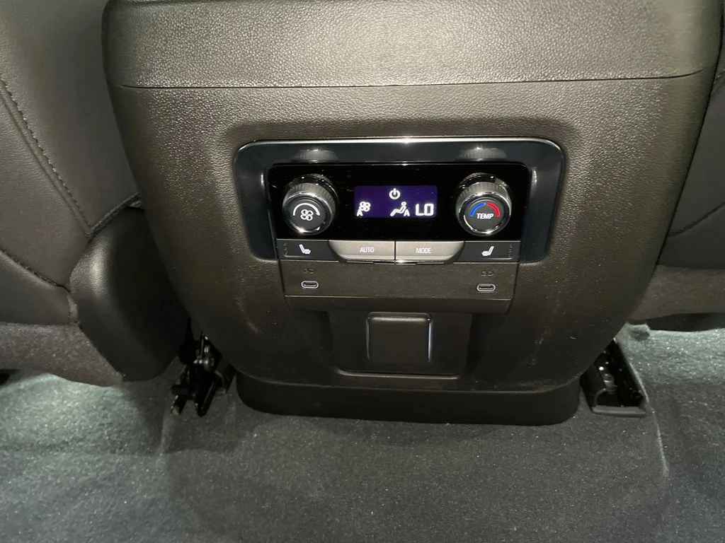 2026 Chevrolet Suburban High Country - Photo 28
