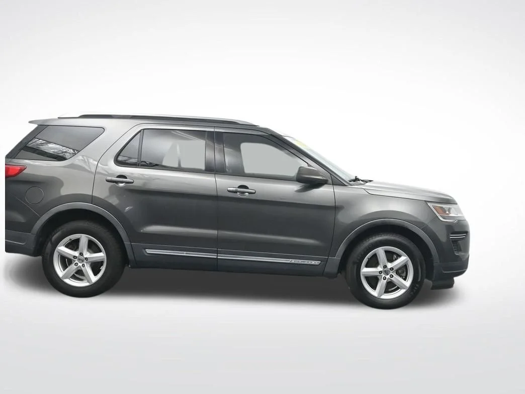Used 2019 Gray Ford XLT image 4